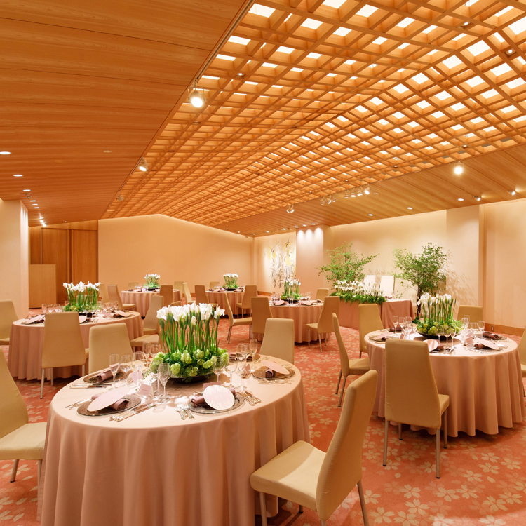 披露宴会場：グランドボールルーム - GRAND BALL ROOM -